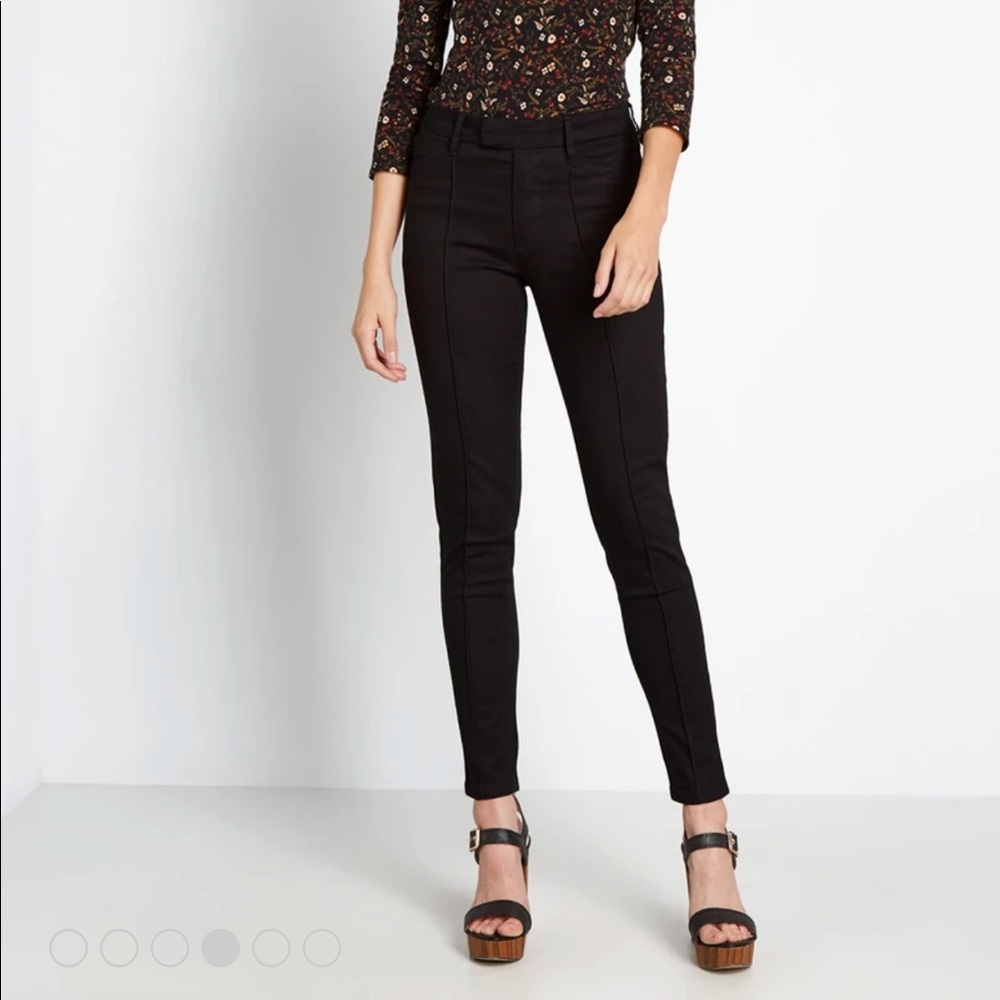 ModCloth Richmond Pant size 6 Black (runs small) NWOT